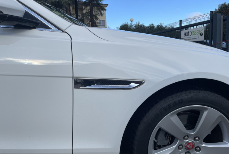 Jaguar XF 2.0 / 180 CH / PRESTIGE 4x4