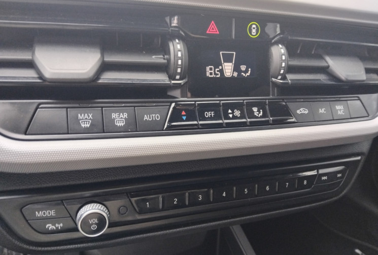 BMW Série 1  118D business design 150ch - Suivi complet Bmw - Caméra de Recul