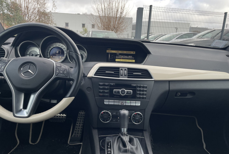 Mercedes Classe C 220D / 170 CH / BLUEFFICIENCY AMG / SUIVI MERCEDES