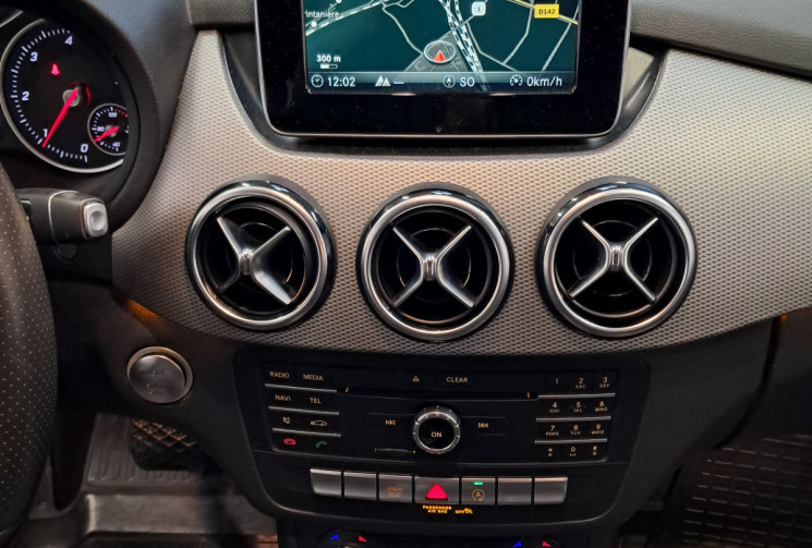 Mercedes Classe B W246 180 D 109  SENSATION 7G-DCT - TBELLE - SUIVI MERCEDES - GARANTIE 