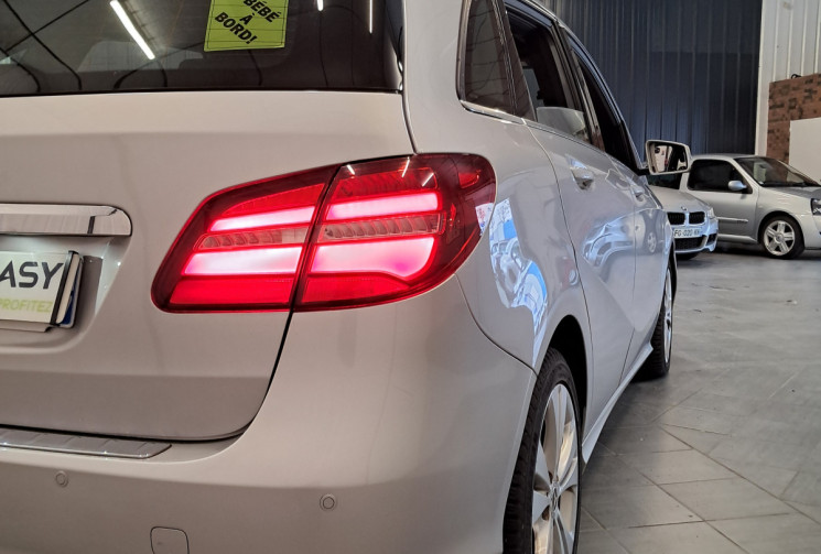 Mercedes Classe B W246 180 D 109  SENSATION 7G-DCT - TBELLE - SUIVI MERCEDES - GARANTIE 