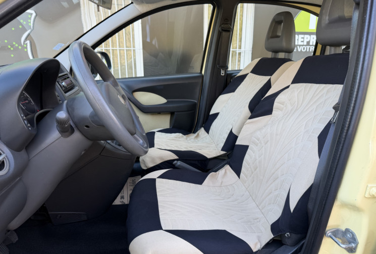 FIAT Panda  II 5P 1.2i 70 * ENTRETIEN + CT + DISTRI + PNEUS OK * GARANTIE 6 MOIS 