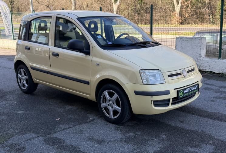FIAT Panda  II 5P 1.2i 70 * ENTRETIEN + CT + DISTRI + PNEUS OK * GARANTIE 6 MOIS 