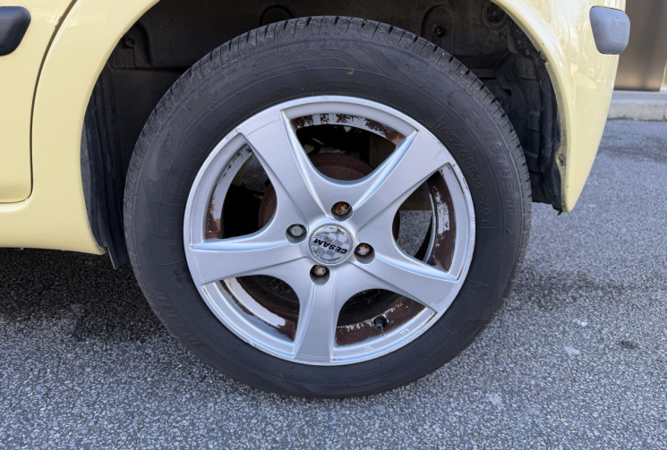 FIAT Panda  II 5P 1.2i 70 * ENTRETIEN + CT + DISTRI + PNEUS OK * GARANTIE 6 MOIS 