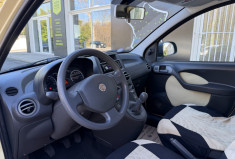 FIAT Panda  II 5P 1.2i 70 * ENTRETIEN + CT + DISTRI + PNEUS OK * GARANTIE 6 MOIS 
