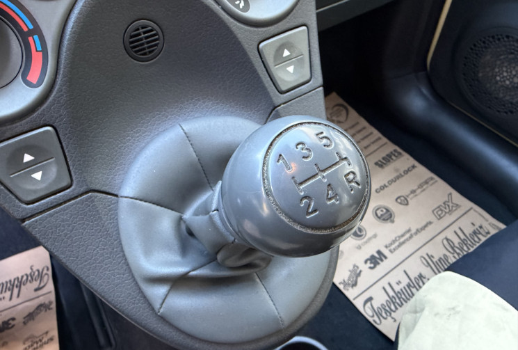 FIAT Panda  II 5P 1.2i 70 * ENTRETIEN + CT + DISTRI + PNEUS OK * GARANTIE 6 MOIS 