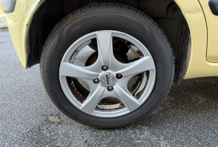 FIAT Panda  II 5P 1.2i 70 * ENTRETIEN + CT + DISTRI + PNEUS OK * GARANTIE 6 MOIS 