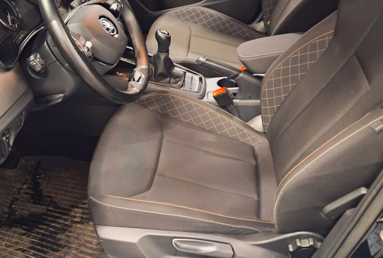 Skoda Kamiq 1.0 TSI EVO 110 YOUNG EDITION Suréquipé - TBE - SUIVI GGE - GARANTIE 12 MOIS