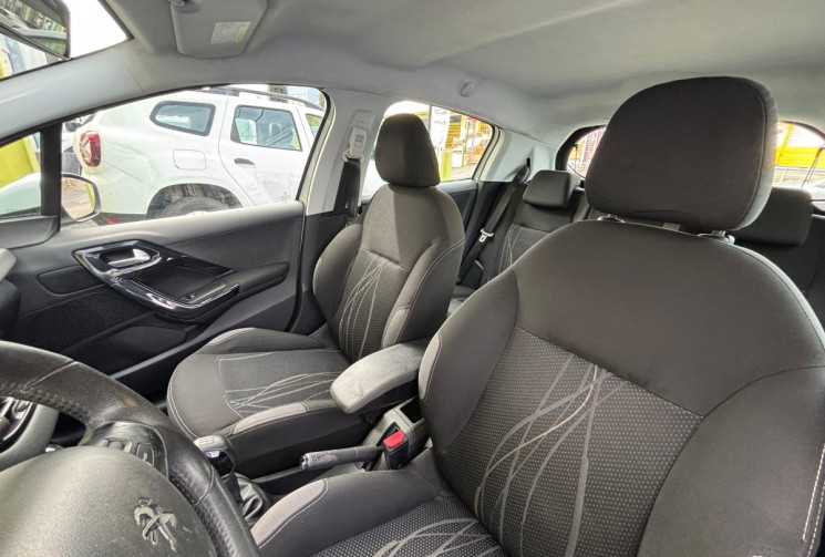 Peugeot 208 I 5 Portes 1.4 HDi FAP 68 cv // Excellent état