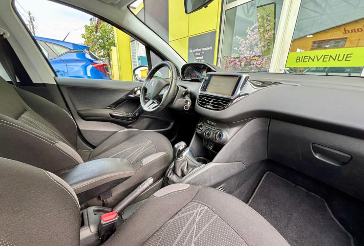 Peugeot 208 I 5 Portes 1.4 HDi FAP 68 cv // Excellent état