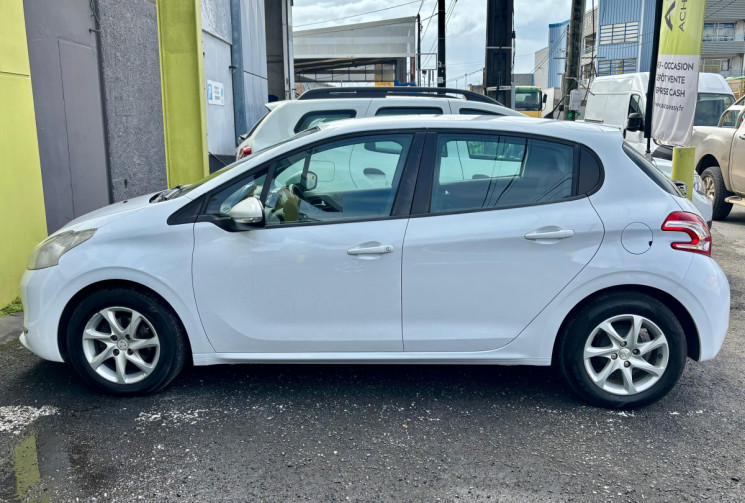 Peugeot 208 I 5 Portes 1.4 HDi FAP 68 cv // Excellent état