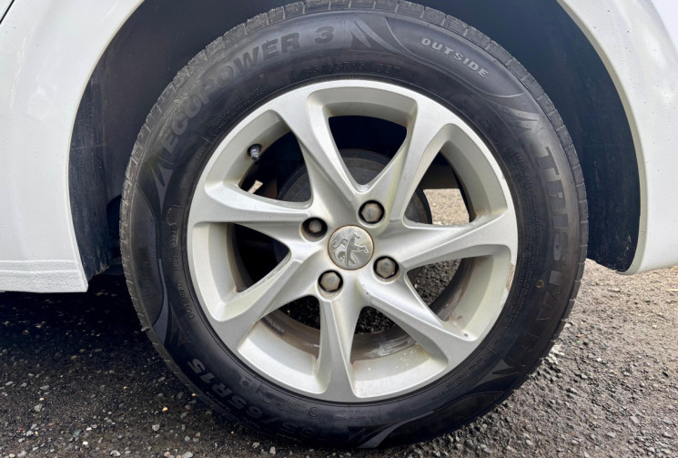 Peugeot 208 I 5 Portes 1.4 HDi FAP 68 cv // Excellent état