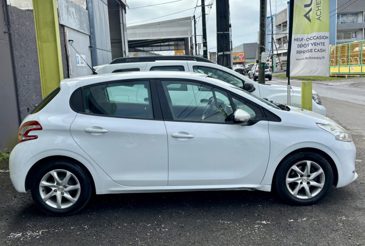 Peugeot 208 I 5 Portes 1.4 HDi FAP 68 cv // Excellent état