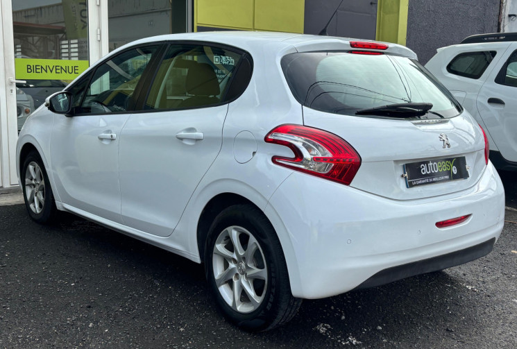 Peugeot 208 I 5 Portes 1.4 HDi FAP 68 cv // Excellent état