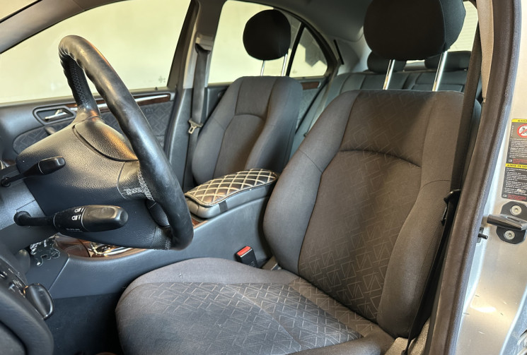 Mercedes Classe C II (W203) 240 V6 Elegance BA