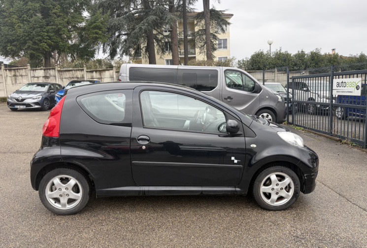 Peugeot 107 1.0 / 68 CH / BLACK EDITION / CLIM 