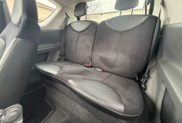 Peugeot 107 1.0 / 68 CH / BLACK EDITION / CLIM 