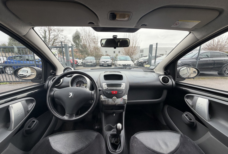 Peugeot 107 1.0 / 68 CH / BLACK EDITION / CLIM 