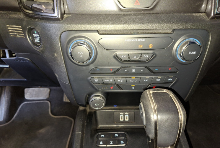 Ford Ranger WILDTRACK TDCI 213 SUPER CAB TVA RECUPERABLE ATTELAGE GARANTIE 12 MOIS