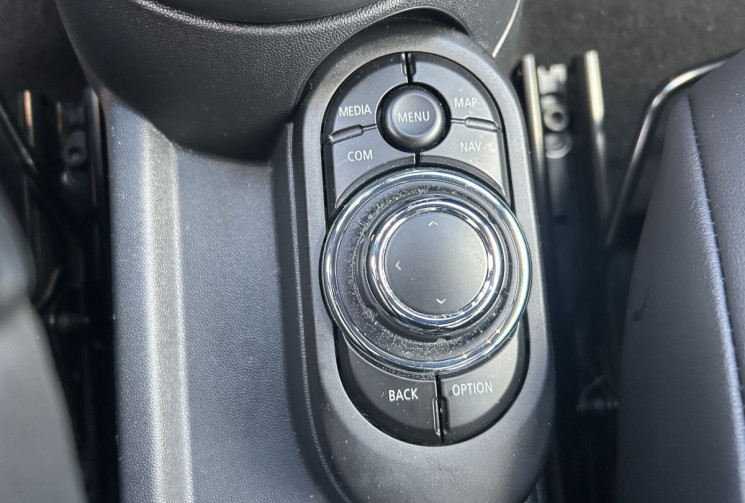 Mini Mini COOPER III (2) F57 CABRIOLET 1.5 136 Ch BVA7 EDITION CAMDEN