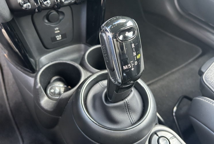 Mini Mini COOPER III (2) F57 CABRIOLET 1.5 136 Ch BVA7 EDITION CAMDEN