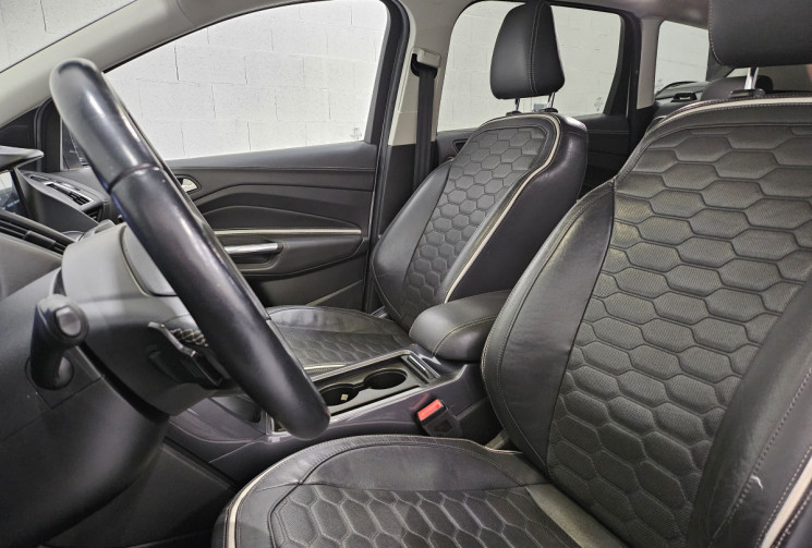 Ford Kuga vignale 2.0 tdci 180 cv 4X4 bva / toit pano