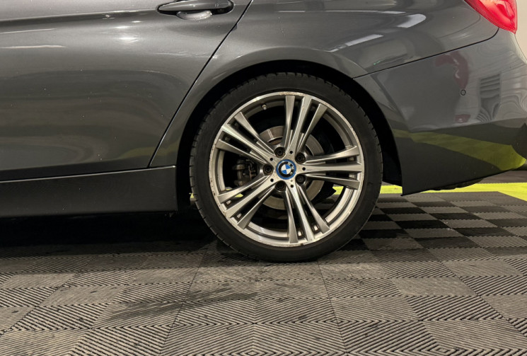 BMW Série 3 330e 252 F30 LCI Luxury + options / première main / entretien BMW complet