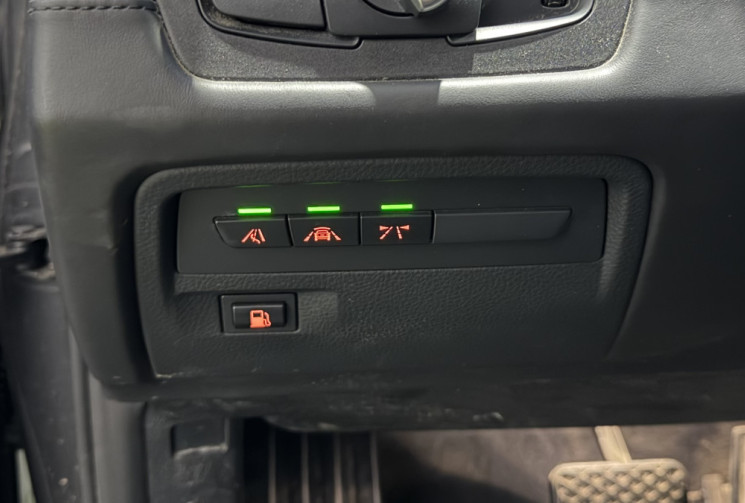 BMW Série 3 330e 252 F30 LCI Luxury + options / première main / entretien BMW complet