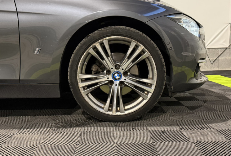 BMW Série 3 330e 252 F30 LCI Luxury + options / première main / entretien BMW complet
