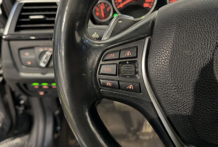 BMW Série 3 330e 252 F30 LCI Luxury + options / première main / entretien BMW complet