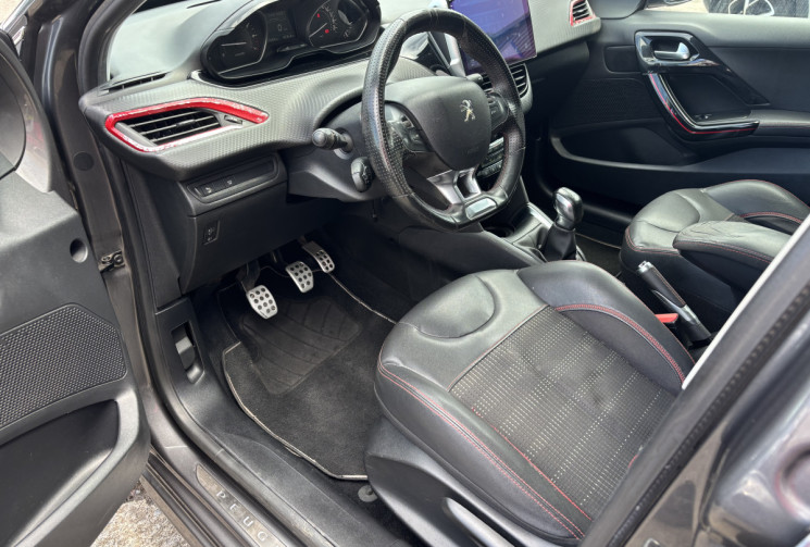 Peugeot 208 1.2 THP 110 GT LINE