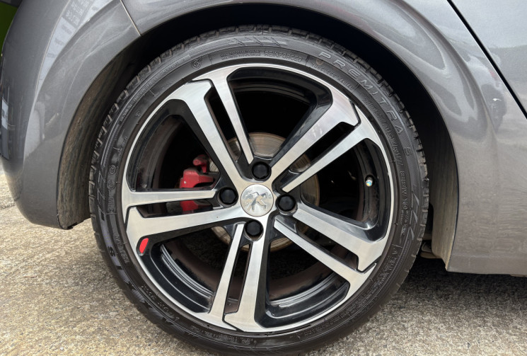 Peugeot 208 1.2 THP 110 GT LINE