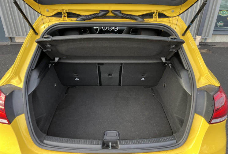 Mercedes Classe A 220 d 2.0 d  8G-DCT 190 cv PACK AMG / GARANTIE MERCEDES