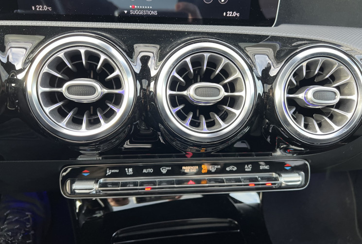 Mercedes Classe A 220 d 2.0 d  8G-DCT 190 cv PACK AMG / GARANTIE MERCEDES