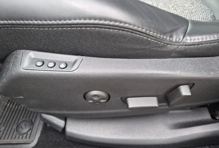 Peugeot 3008 PEUGEOT 3008 1.2130ch BVM6 ALLURE * CARPLAY * CAMERA 360 * SIEGE MEMOIRE *  