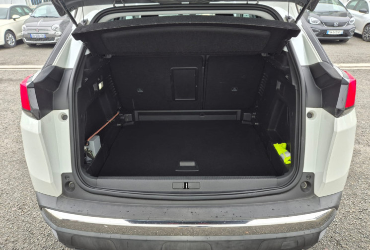 Peugeot 3008 PEUGEOT 3008 1.2130ch BVM6 ALLURE * CARPLAY * CAMERA 360 * SIEGE MEMOIRE *  