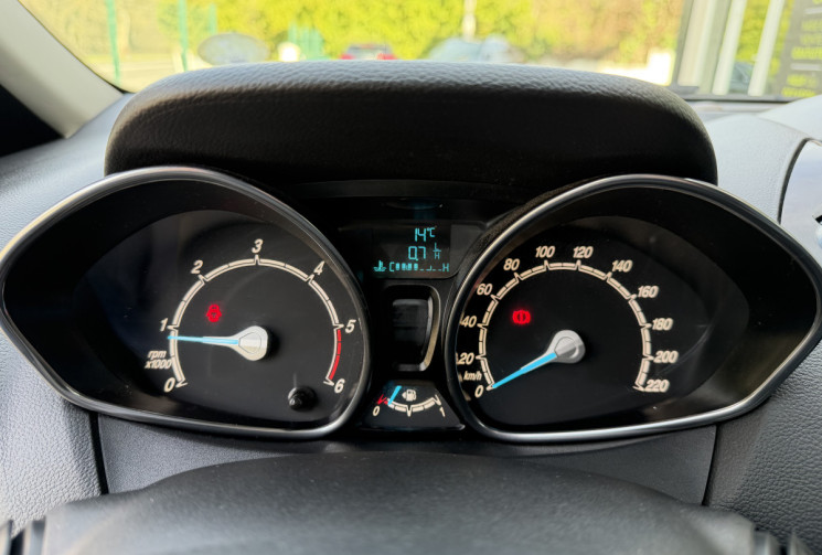 Ford B-MAX 1.6 TDCI 95 TITANIUM * FULL DOSSIER ENTRETIEN + CT OK * GARANTIE