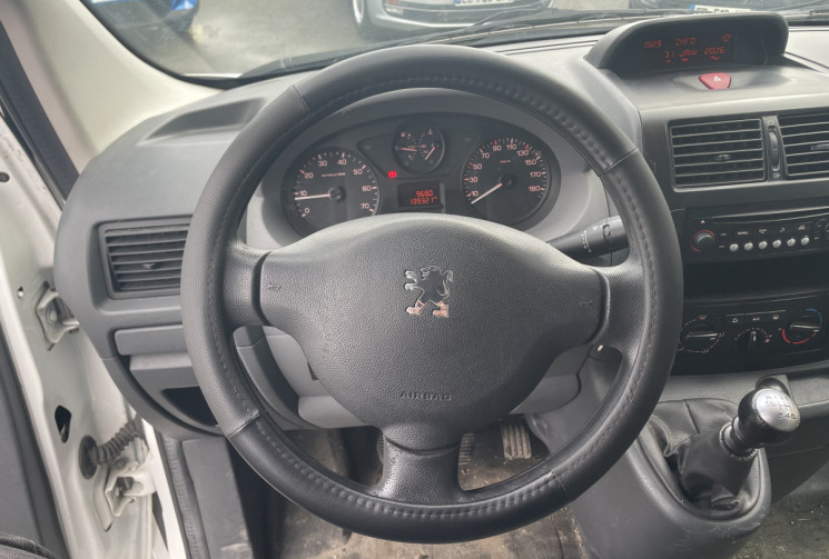 Peugeot Expert 2.0 HDi Fourgon court 120 CV PACK CD CLIM— HOMOLOGATION 11/29