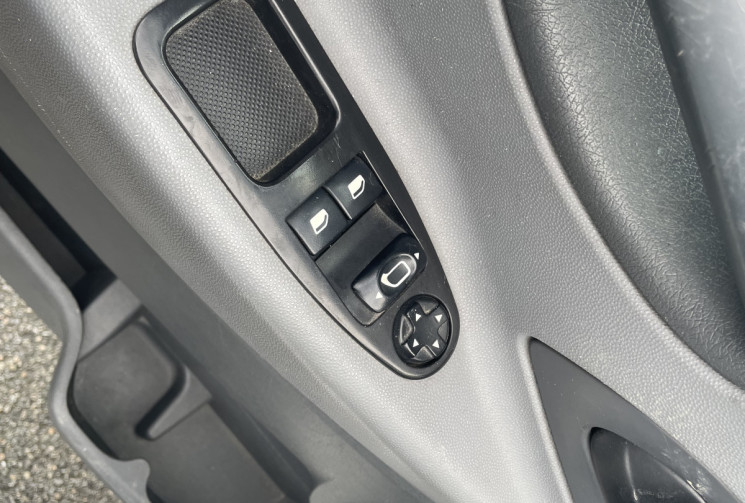 Peugeot Expert 2.0 HDi Fourgon court 120 CV PACK CD CLIM— HOMOLOGATION 11/29