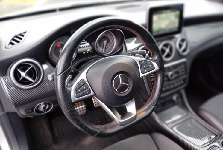 Mercedes CLA SHOOTING BRAKE 200 FASCINATION 156 cv 7G-DCT / Pack AMG / Toit Ouvrant