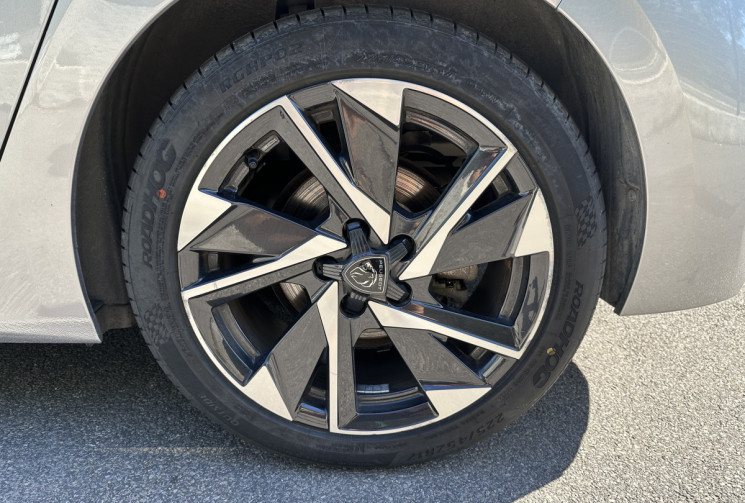 Peugeot 308 ALLURE Pack 1.5 HDI 130 EAT8 / Camera / Carplay / Lumière ambiance / FULL Entretien  