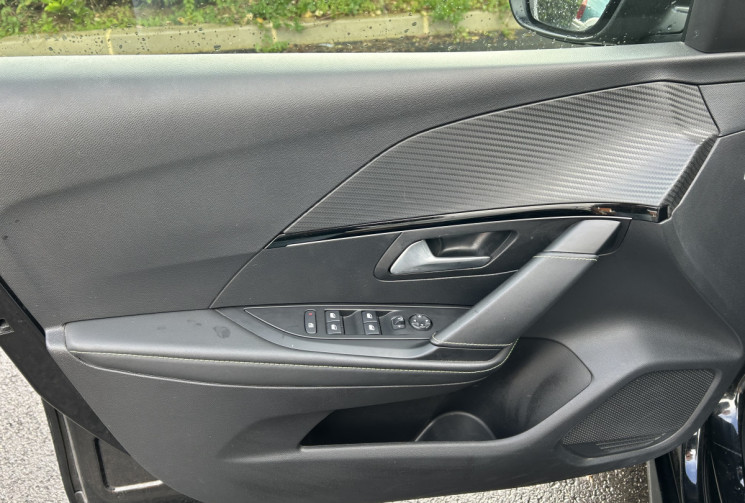 Peugeot 208 e-208 136ch GT-Line