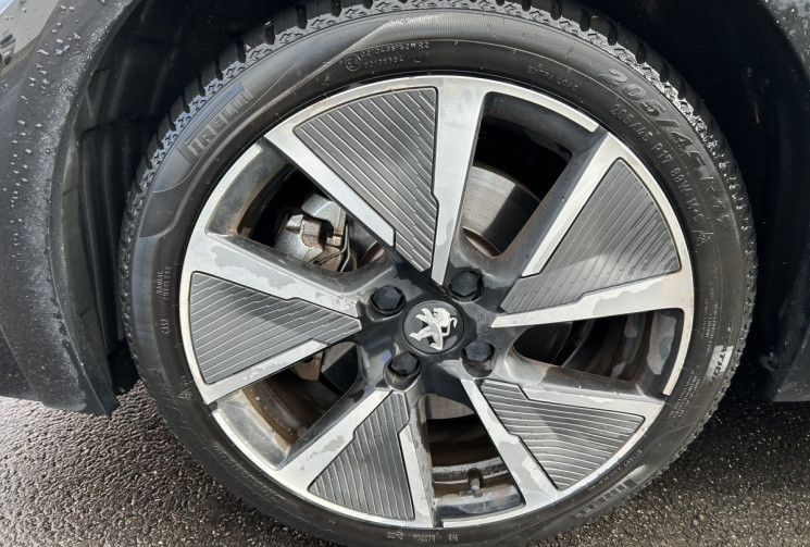 Peugeot 208 e-208 136ch GT-Line