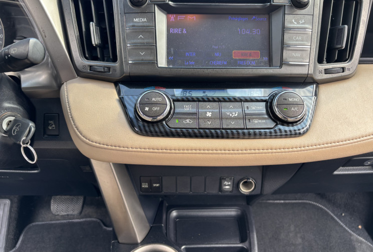 Toyota RAV4 2.2 D 4WD 150 LIFE boite auto