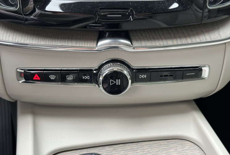 Volvo XC60 T8 TWIN 320+87 PLUG IN AWD GEARTRONIC INSCRIPTION LUXE * FULL ENTRETIEN * GARANTIE 6 MOIS