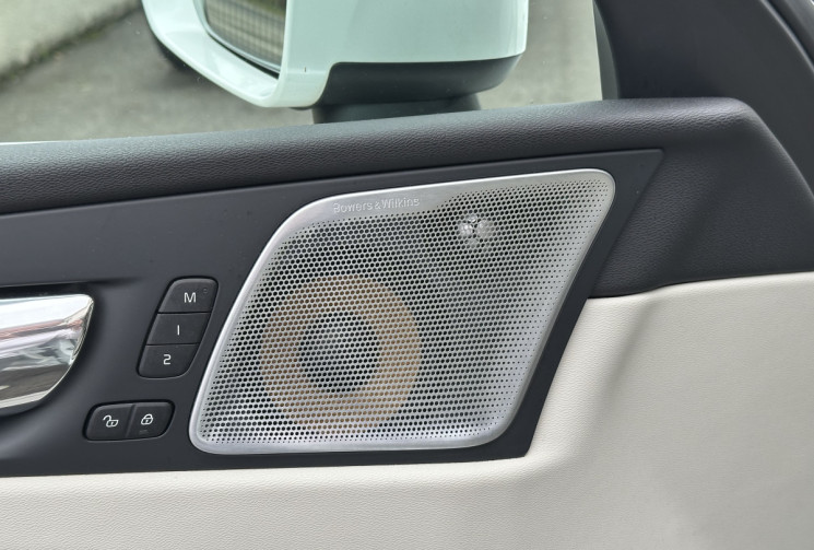 Volvo XC60 T8 TWIN 320+87 PLUG IN AWD GEARTRONIC INSCRIPTION LUXE * FULL ENTRETIEN * GARANTIE 6 MOIS