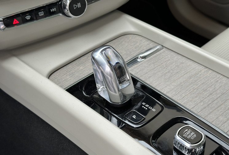 Volvo XC60 T8 TWIN 320+87 PLUG IN AWD GEARTRONIC INSCRIPTION LUXE * FULL ENTRETIEN * GARANTIE 6 MOIS