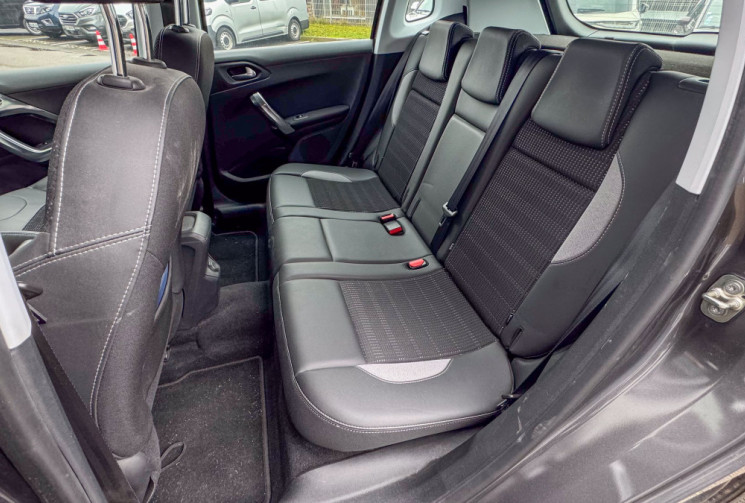 Peugeot 2008 1.2 e-THP 110 ALLURE 1er MAIN HISTORIQUE COMPLET 