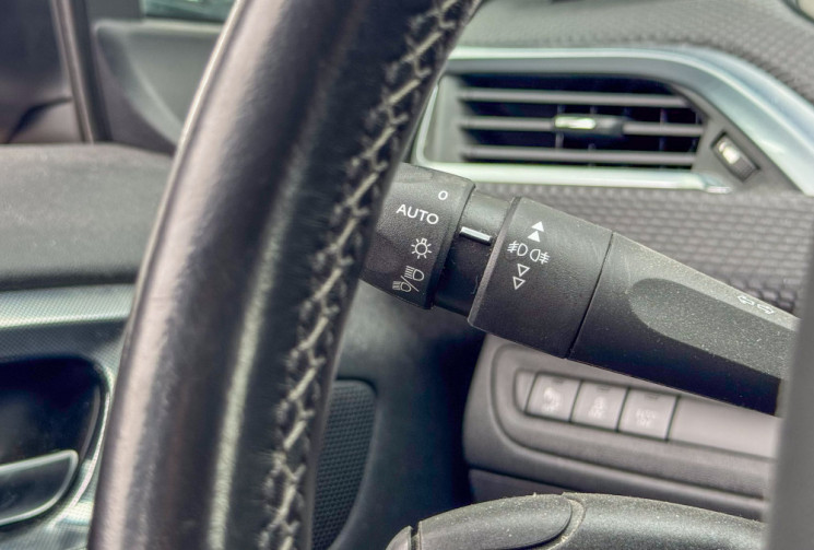 Peugeot 2008 2008 1.2 e-THP 110 ALLURE 1er MAIN HISTORIQUE COMPLET 