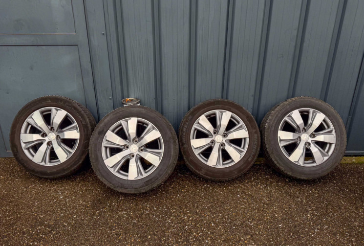 Peugeot 2008 2008 1.2 e-THP 110 ALLURE 1er MAIN HISTORIQUE COMPLET 